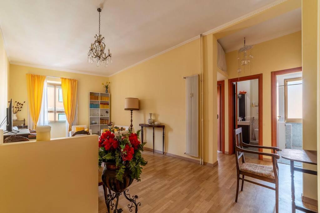 Elegante Appartamento Centrale Roma Exterior foto
