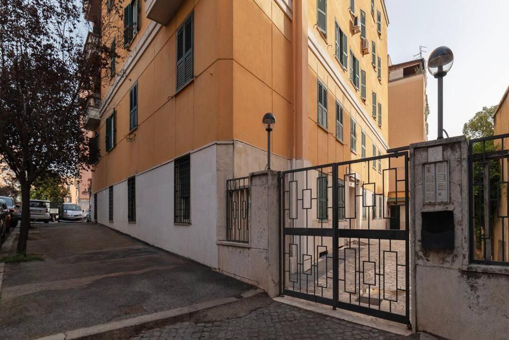 Elegante Appartamento Centrale Roma Exterior foto
